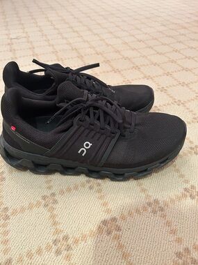 NEW On cloud Men’s Never worn Black Performance running Sneakers 12